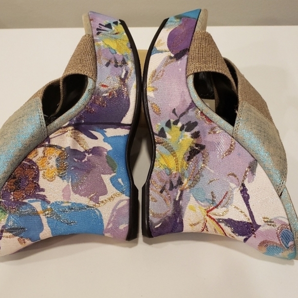 Donald J. Pliner Purple and Blue Artistic Platform Wedge  Sandals - Picture 2 of 9